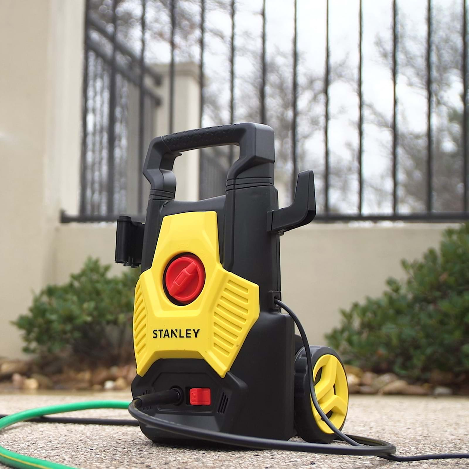 Stanley 1400w 1595 psi store electric pressure washer